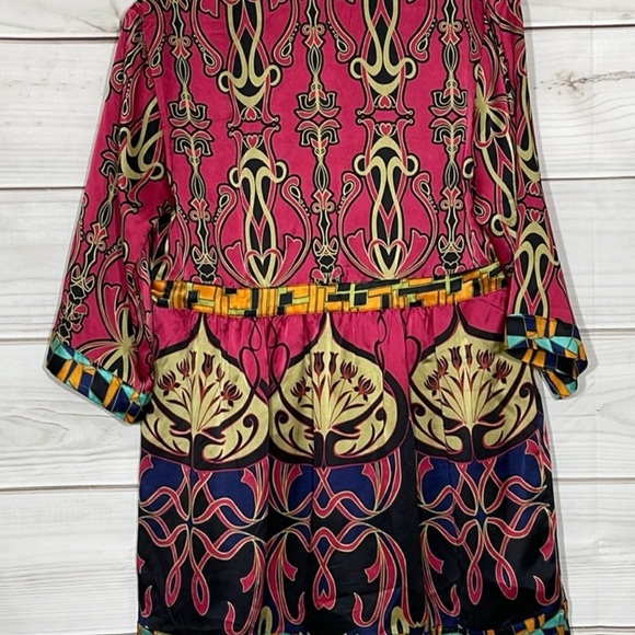 CAbi Boho Silk Chelsea Erie Tunic Top Style 223 Size Medium - Picture 5 of 9